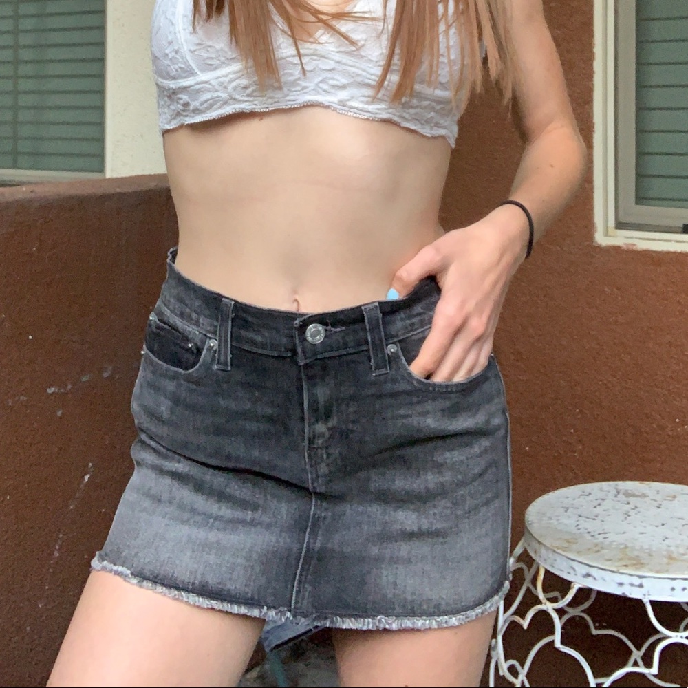 Levi’s black denim skirt size 24